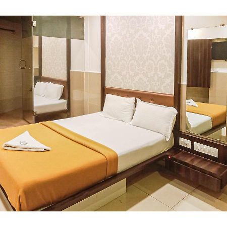 ת'יין Gurukripa Nx Lodging By Wb Inn מראה חיצוני תמונה