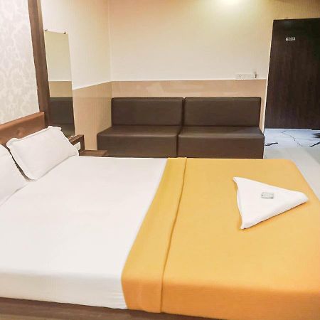 ת'יין Gurukripa Nx Lodging By Wb Inn מראה חיצוני תמונה