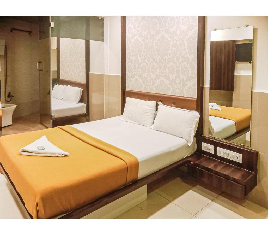 ת'יין Gurukripa Nx Lodging By Wb Inn מראה חיצוני תמונה